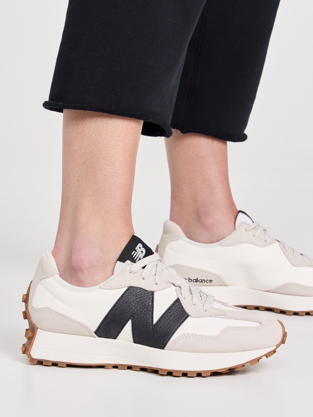New Balance 327 Sneakers Beige Black Gum Sole Women’s 7.5 Casual Shoe Logo